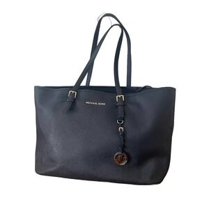 Michael kors jet set saffino leather purse